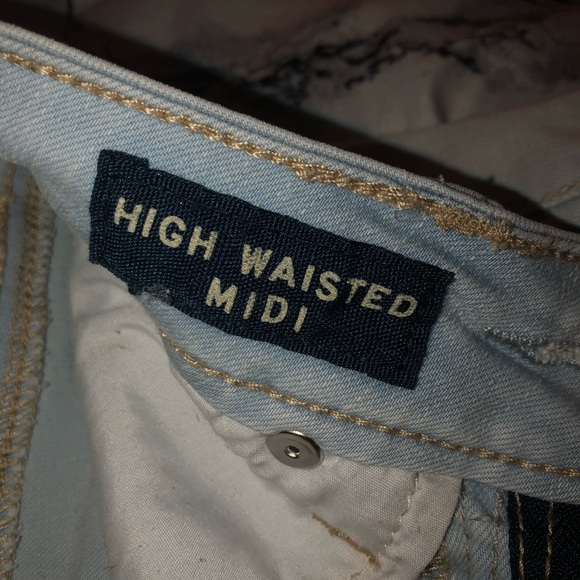 High Waisted Light Wash Jean Shorts - Picture 5 of 5